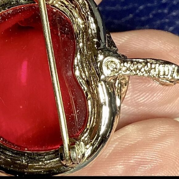 Vintage SARAH COVENTRY Designer Signed Red Jelly Belly Cherry Apple Brooch Pin - Picture 4 of 7